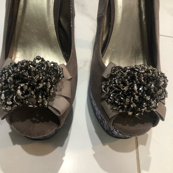 Like NEW! Aldo Glittery Peep Toe Platform Heels - Picture 3 of 12